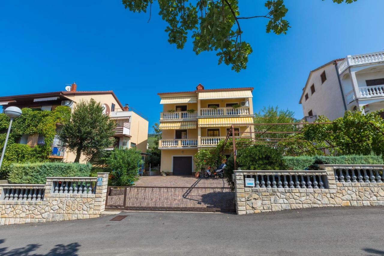 Apartman Laura Selce Exterior photo
